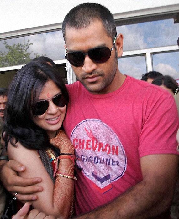 Top 10 Comments on Sakshi Dhoni&rsquo;s FB Page